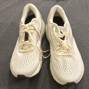 Brooks Ivory Athletic Sneakers